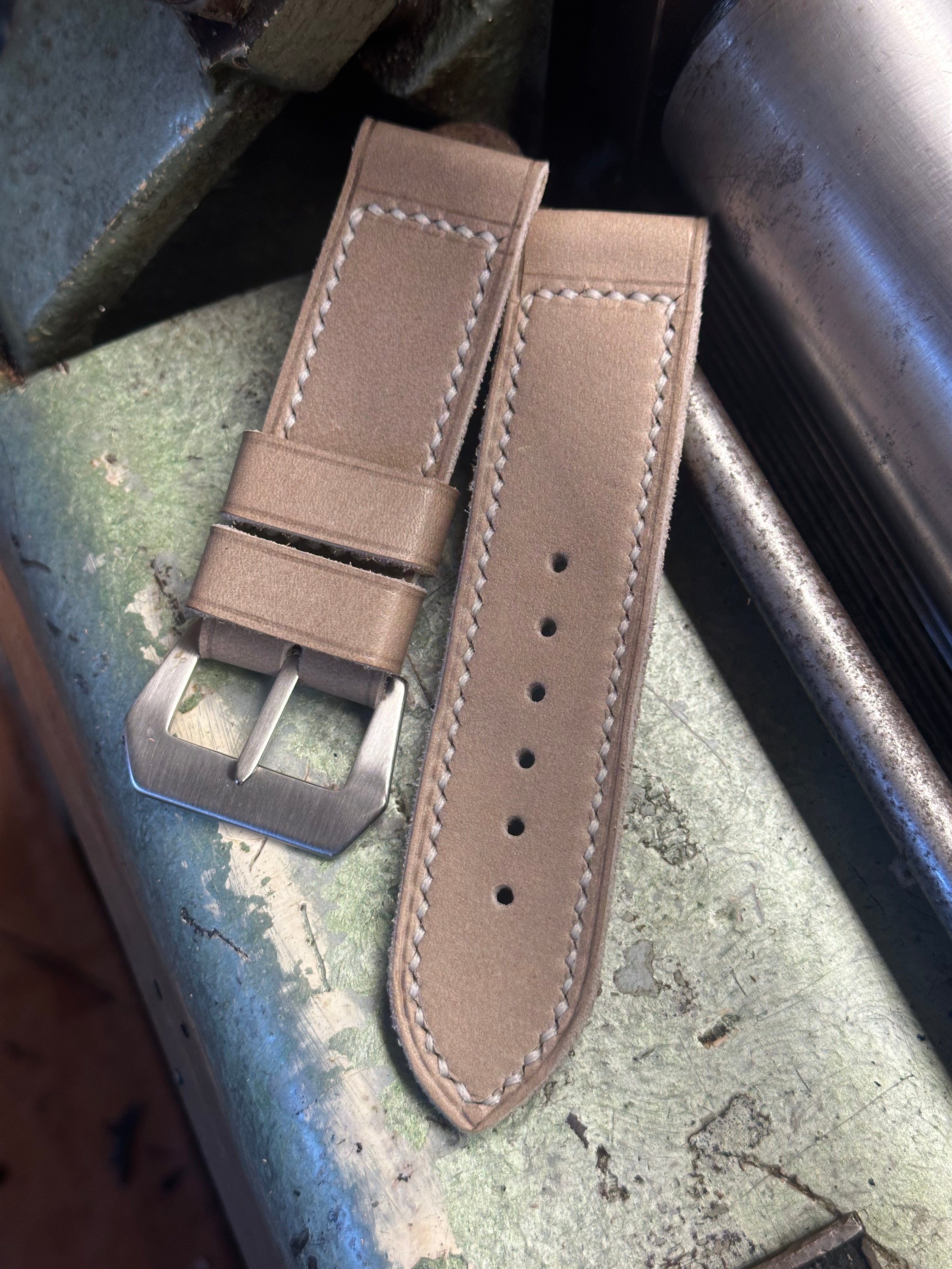 CURA Vintage style [sanders] strap W: 26/26 L: 125/75 T: 4