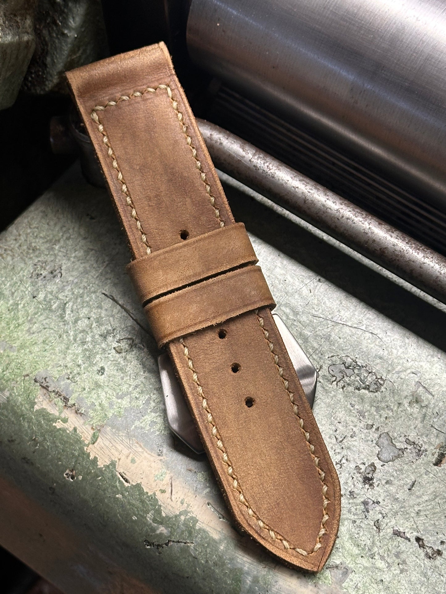 TYPHON Vintage style [sanders] strap W: 26/26 L: 140/80 T: 4,0mm