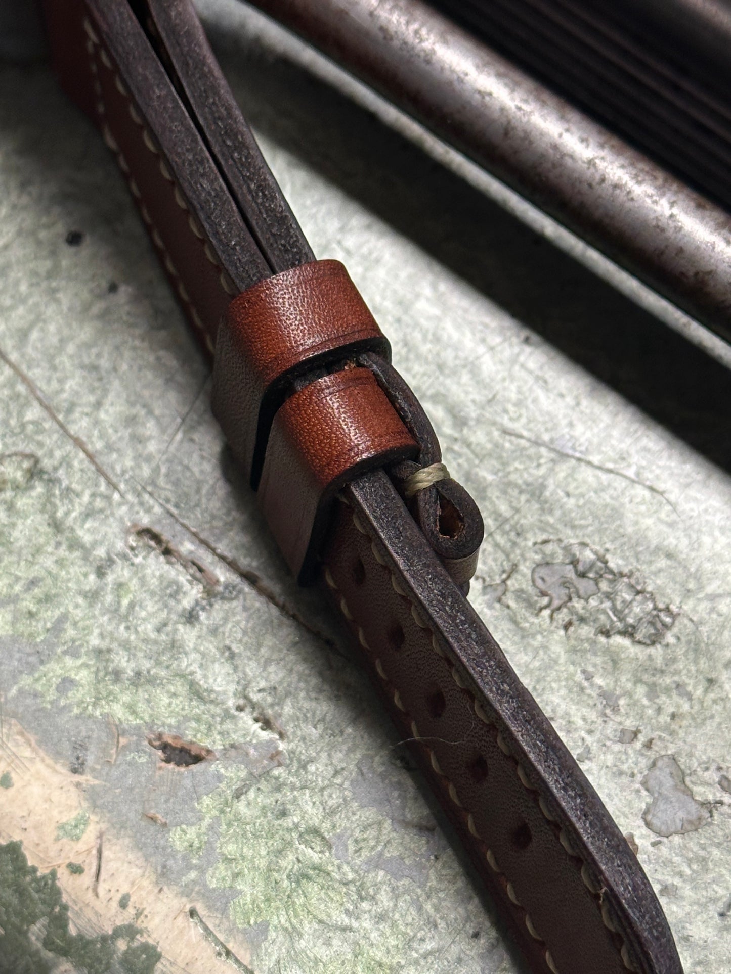 MS91 ANZIANE Vintage style [sanders] strap W: 24/22 L: 75/125 T: 3,5mm