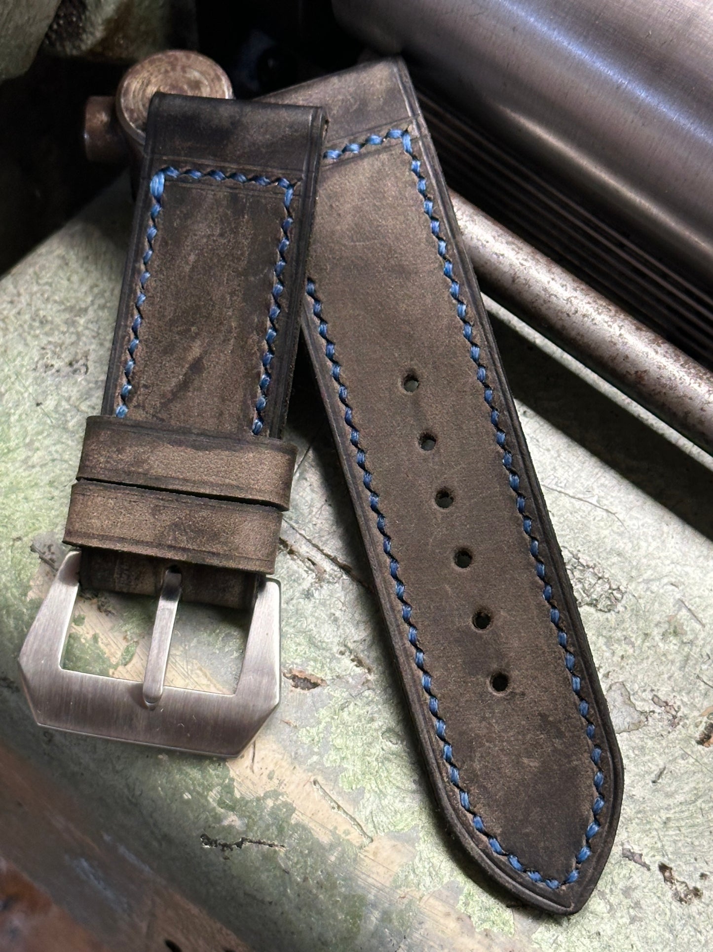 ONORE - BRIGHT BLUE Vintage style [sanders] strap W: 26/26 L: 130/75 T: 3,9