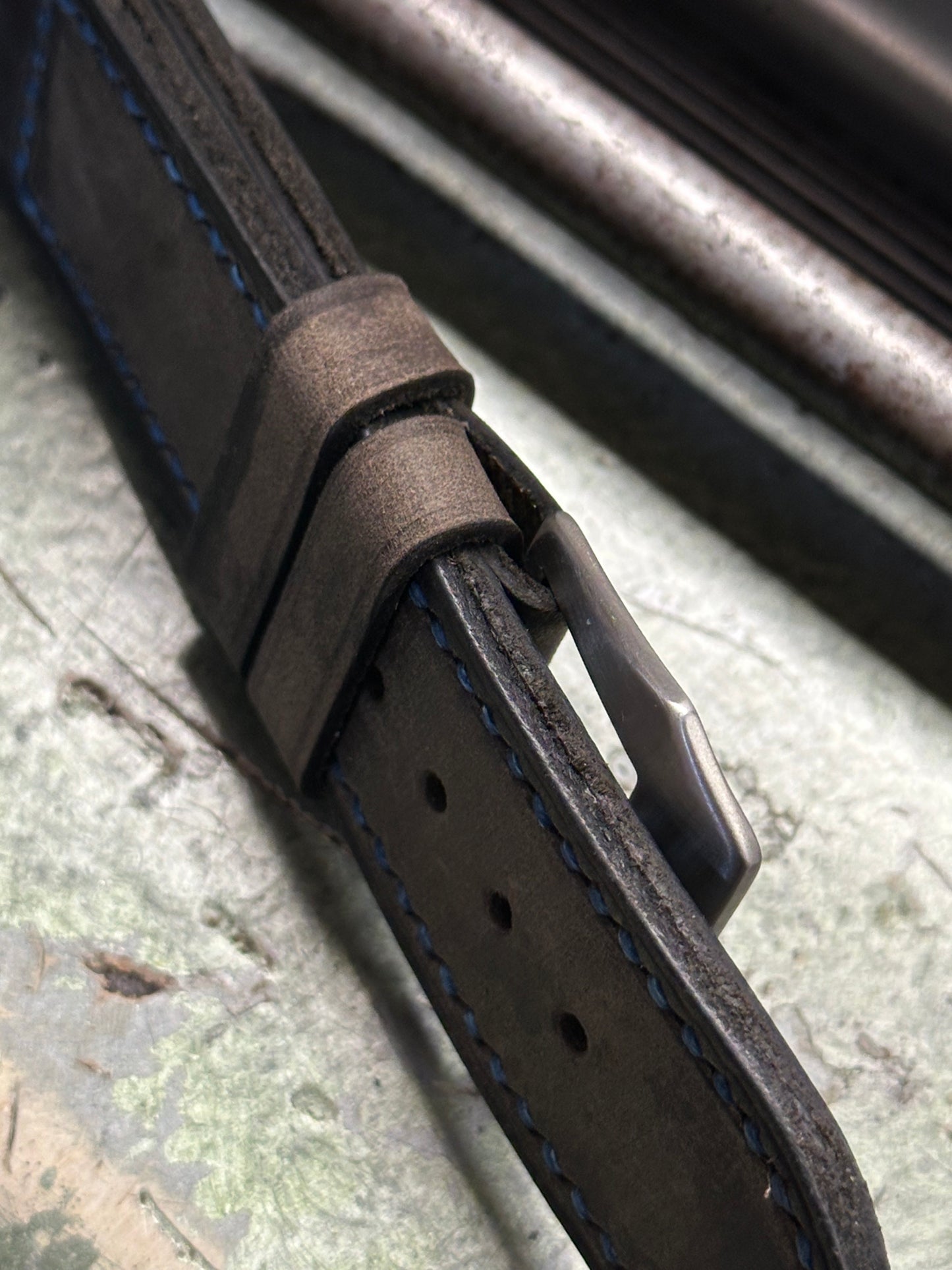 ONORE - BRIGHT BLUE Vintage style [sanders] strap W: 26/26 L: 130/75 T: 3,9