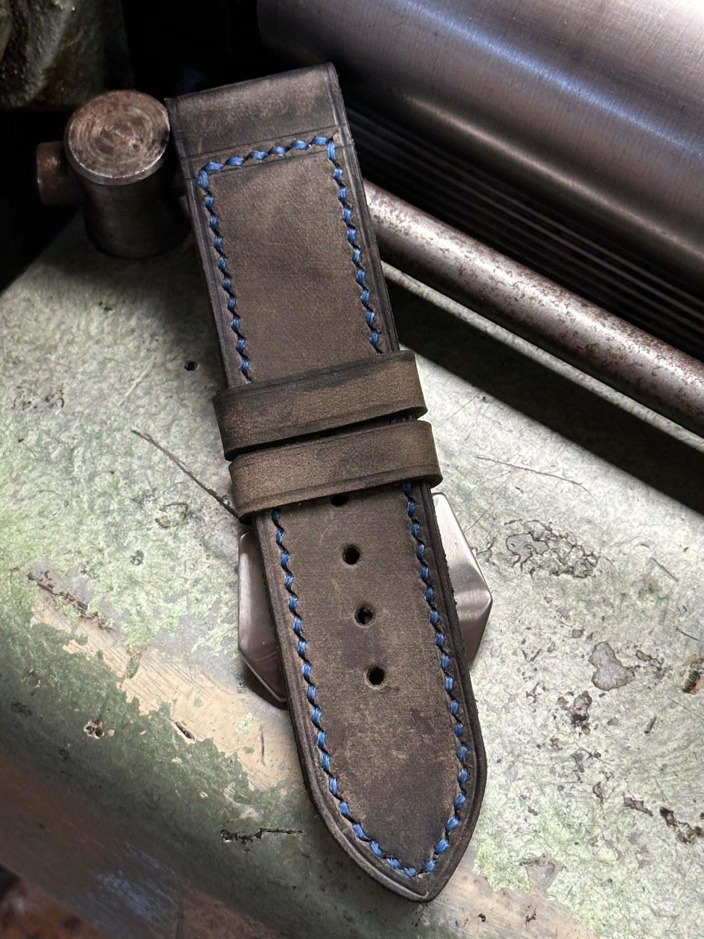 ONORE - BRIGHT BLUE Vintage style [sanders] strap W: 26/26 L: 130/75 T: 3,9