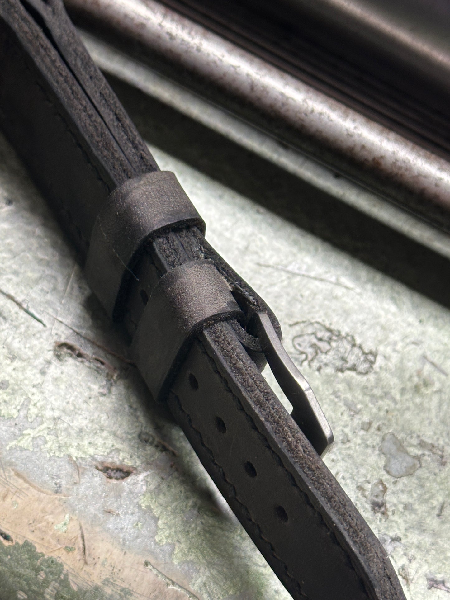 CUSTOM DARK GREY Vintage style [sanders] strap W: 22/22 L: 125/75 T: 4,0