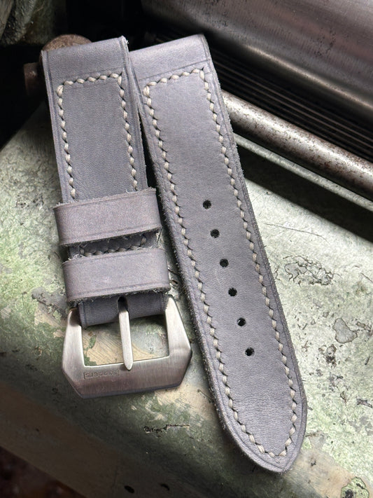 INTREPID Vintage style [sanders] strap W: 24/24 L: 130/80 T: 3,5mm