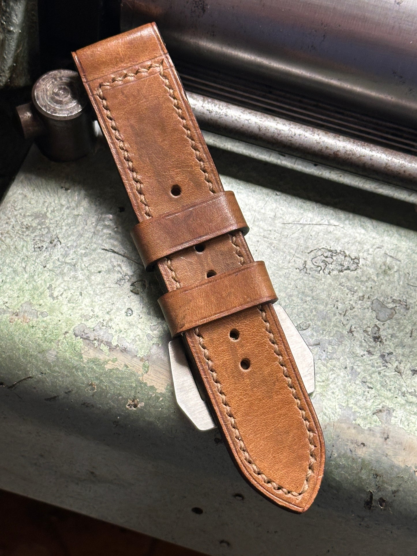 ICON Vintage style [sanders] strap W: 26/26 L: 147/82 T: 4,2mm