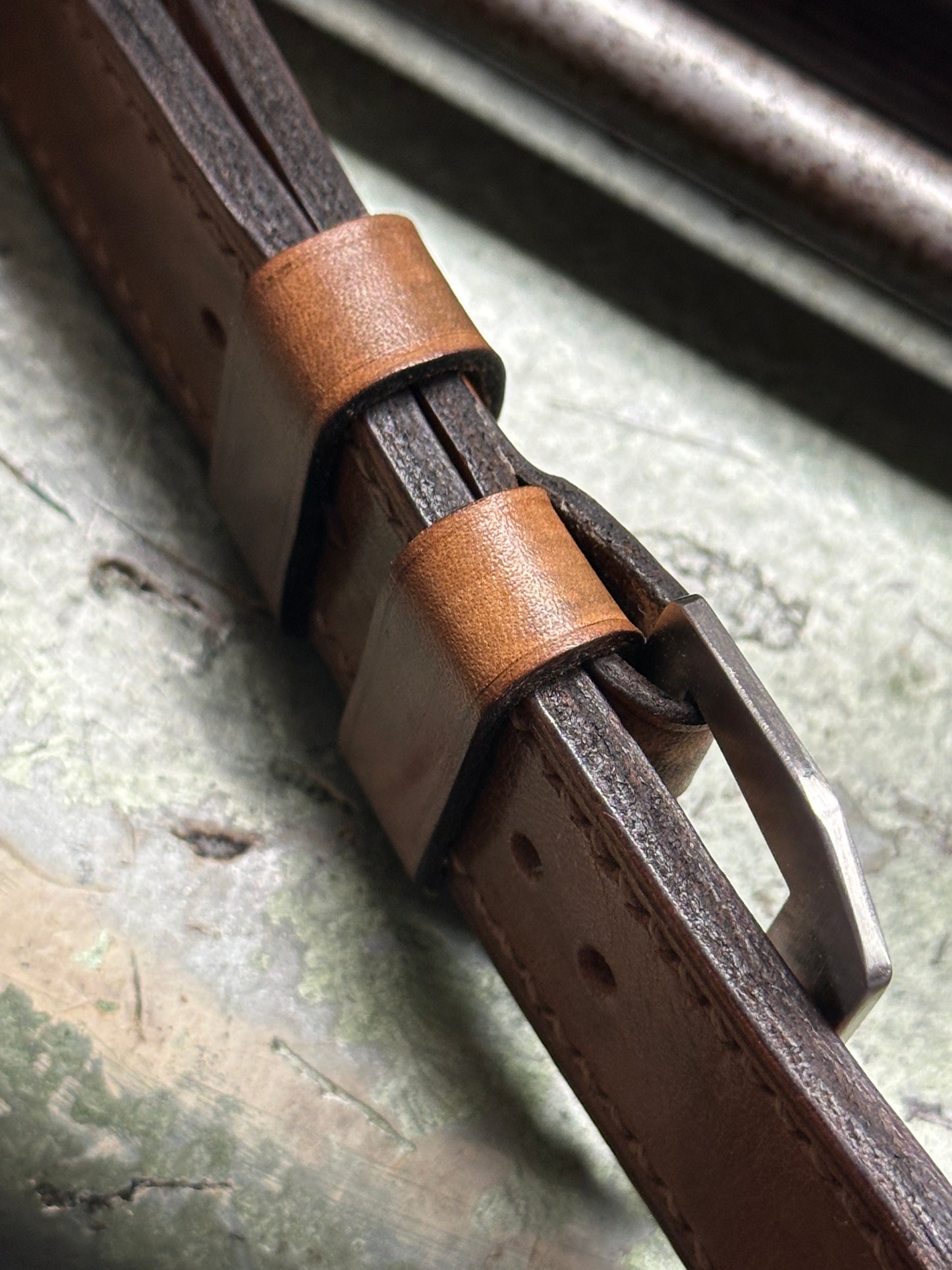 ICON Vintage style [sanders] strap W: 26/26 L: 147/82 T: 4,2mm