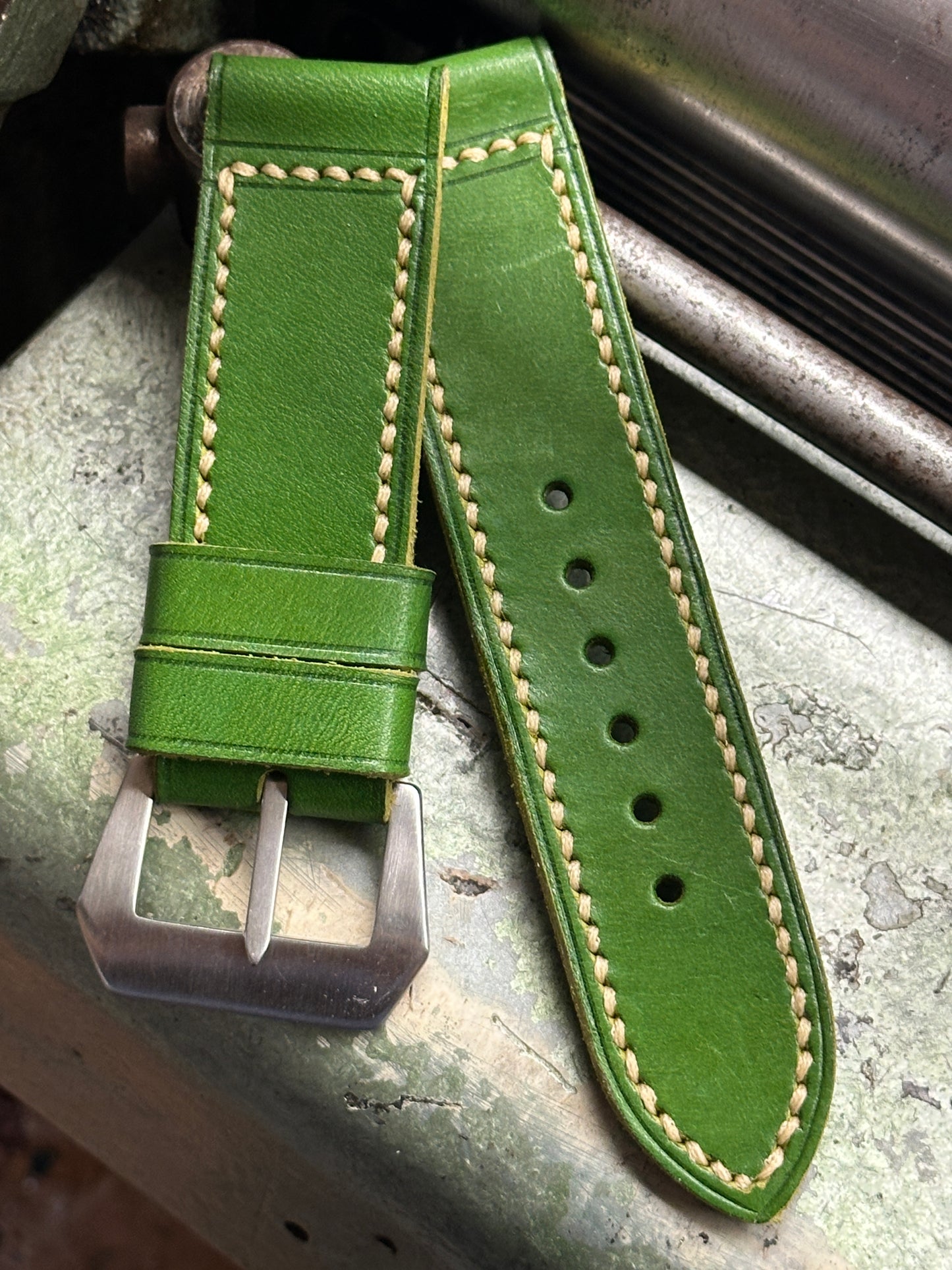 PRATUM - White [sanders] strap W: 26/26 L: 130/85 T: 4,0mm
