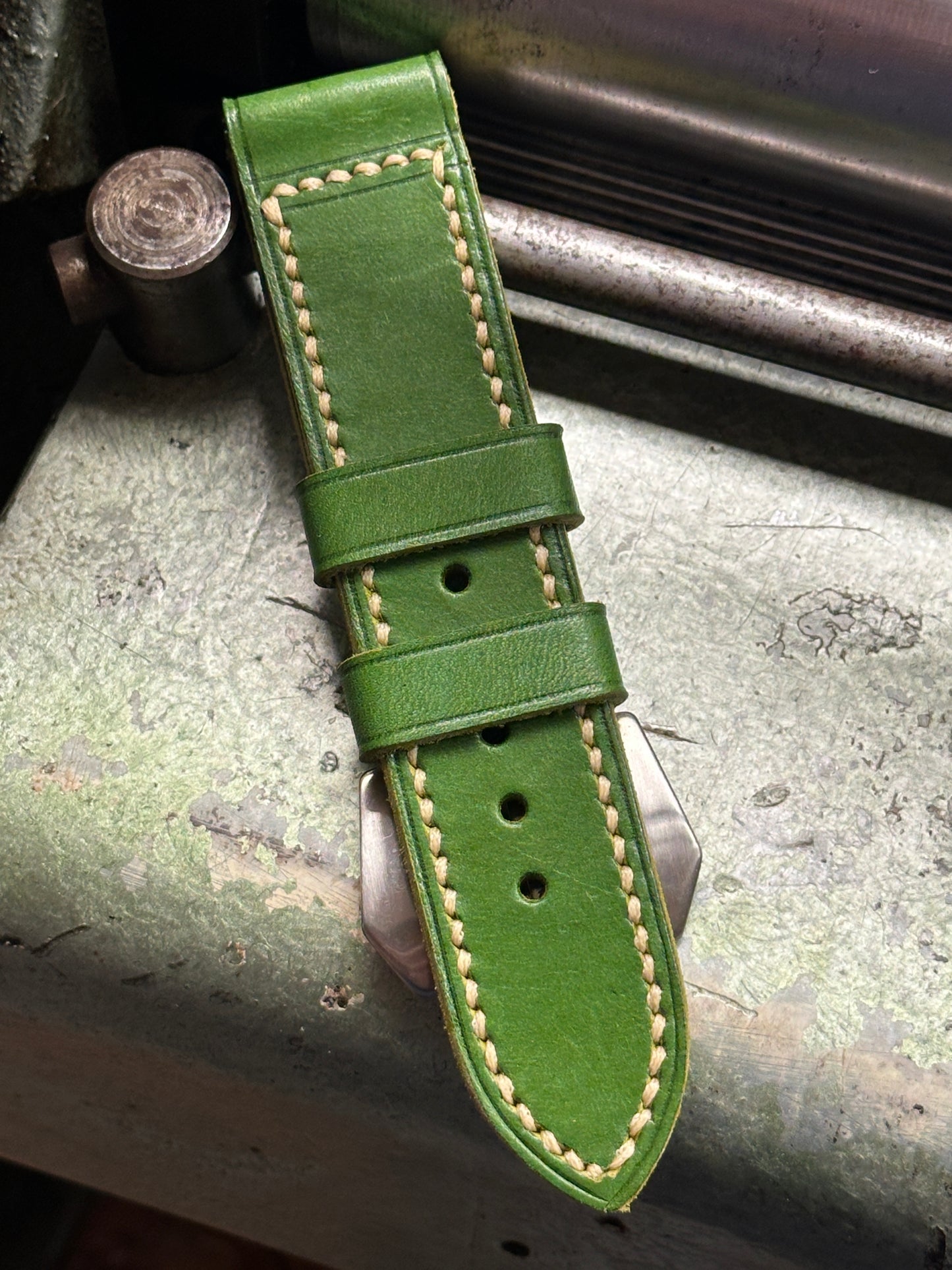 PRATUM - White [sanders] strap W: 26/26 L: 130/85 T: 4,0mm