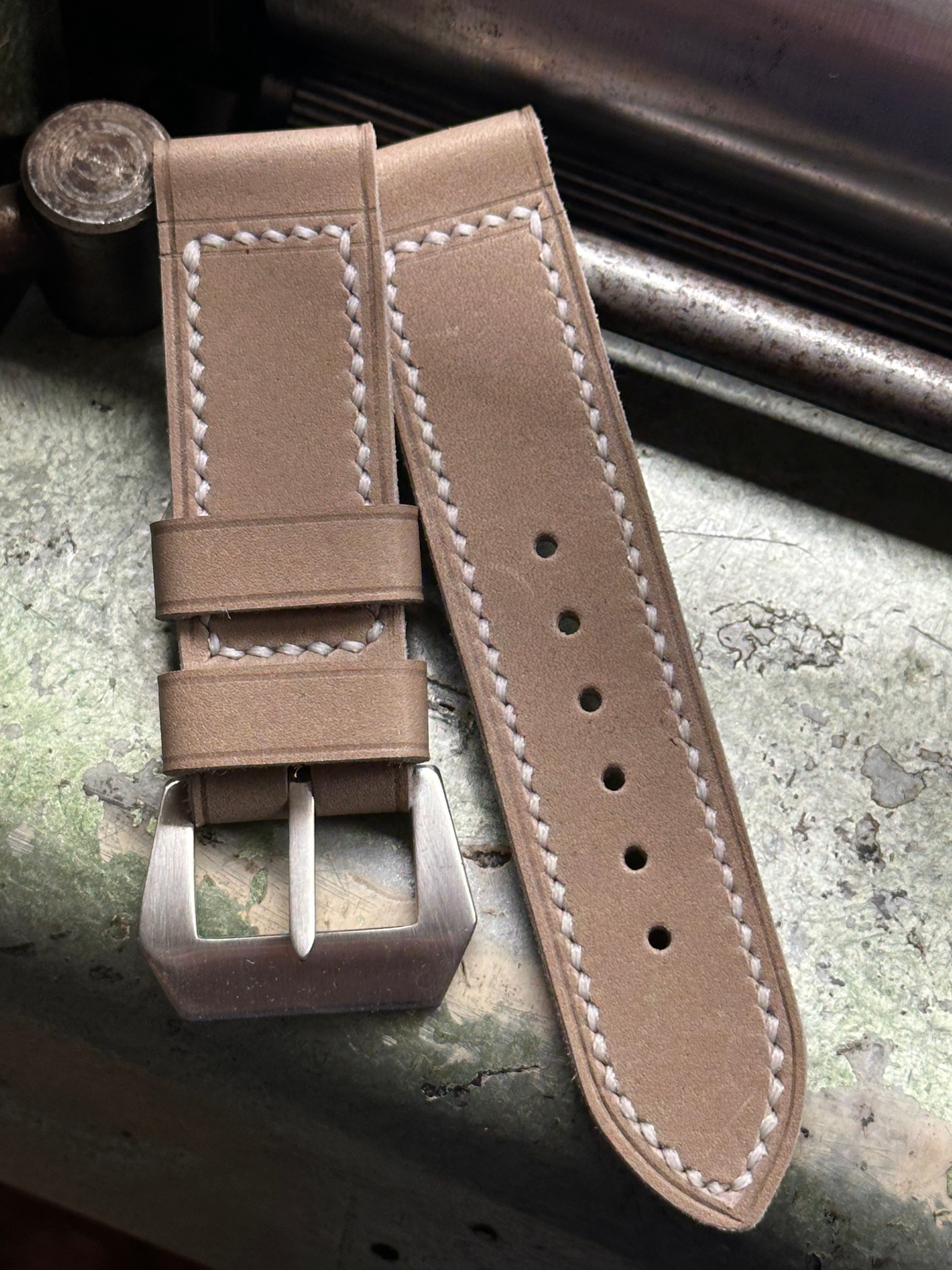 CURA - WHITE Vintage style [sanders] strap W: 24/24 L: 125/75 T: 4
