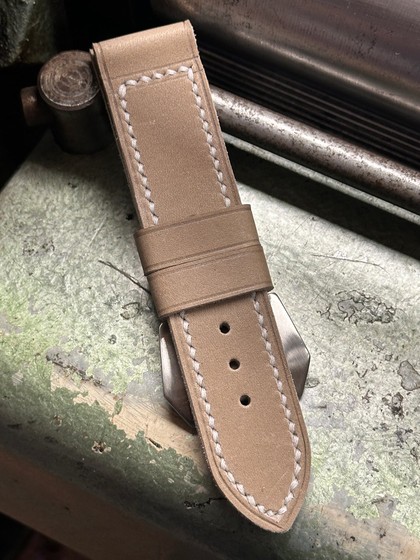 CURA - WHITE Vintage style [sanders] strap W: 24/24 L: 125/75 T: 4,0mm