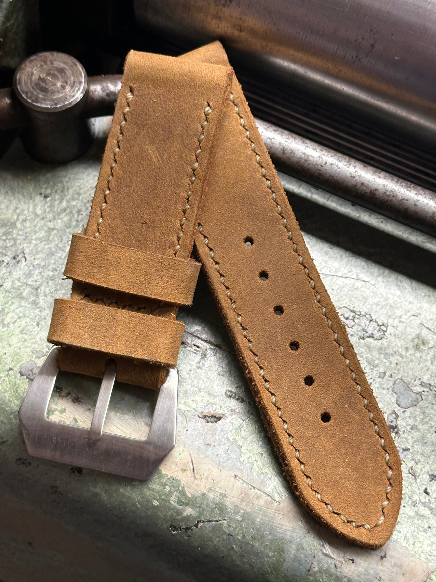 CONSUS Nubuck [sanders] strap W: 24/24 L: 125/75 T: 4,3mm
